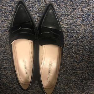 Zara black pointed shiny shoes, low heel.